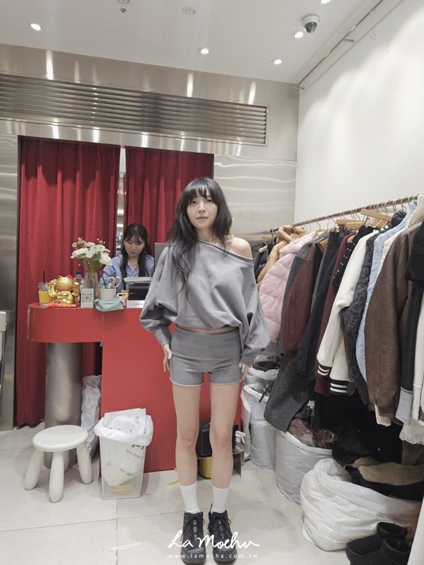 慵懶寬領水洗棉上衣(闆娘.花花清單)